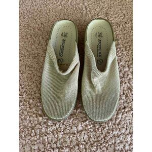 Arcopedico Light Beige Mesh Stretch Anatomic Slide Mule Slip On Womens